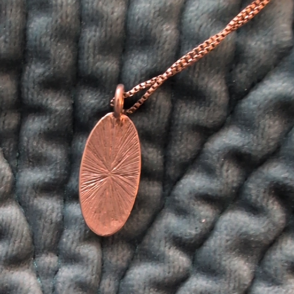 Elegant 925 Sterling Silver And Hematite Pendant Necklace - Picture 2 of 2